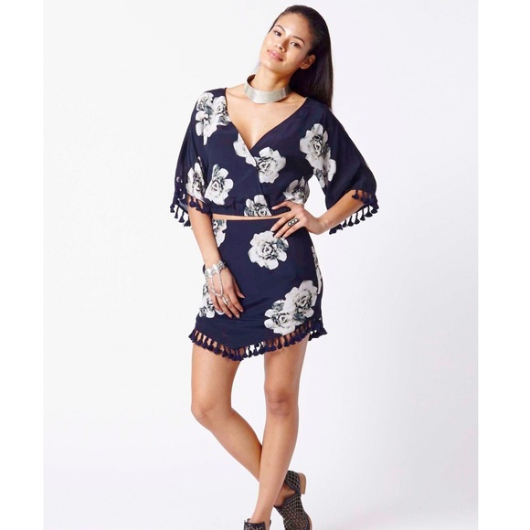 set - Picture 6 of 6